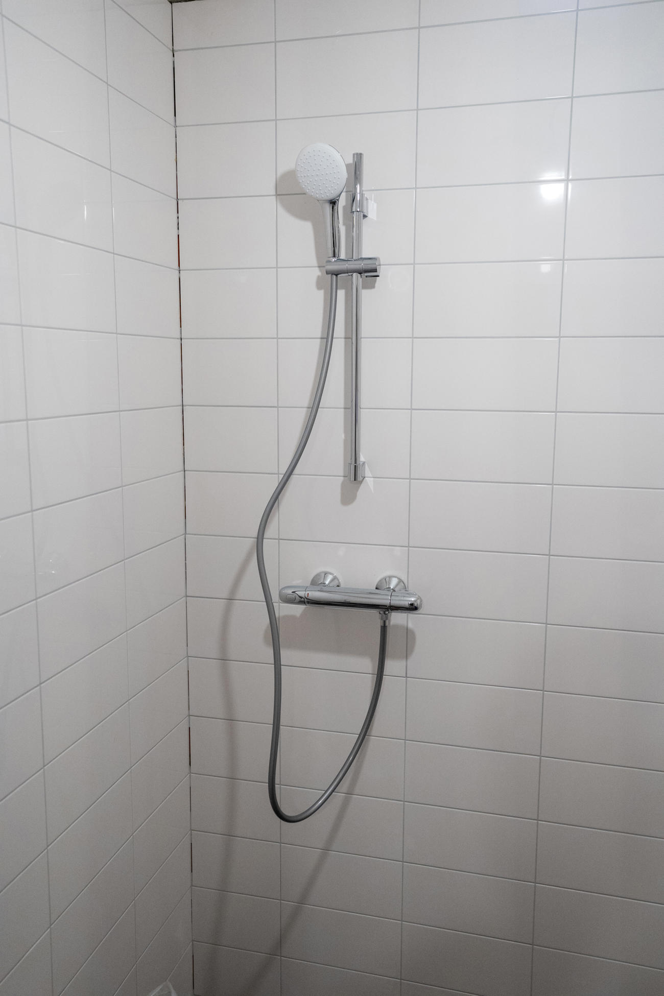 Eindresultaat badkamer renovatie huurwoning douch
